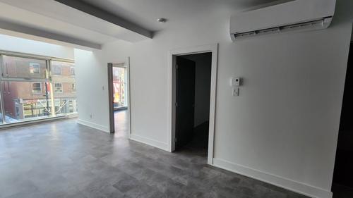 2 bedrooms apartment for rent in Montréal — photo 11
