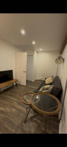 2 bedrooms apartment for rent in Montreal - Ville-Marie — photo 3