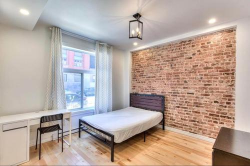 4 bedrooms apartment for rent in Montreal - Le Plateau-Mont-Royal — photo 2
