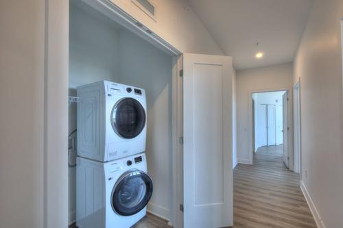 3 bedrooms apartment for rent in Laval — photo 12