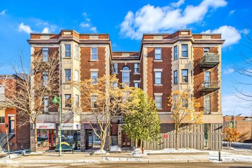 Appartement de 4 chambres à louer à Montréal — photo 2