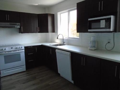 4 bedrooms apartment for rent in Laval — photo 2