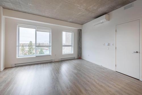 2 bedrooms apartment for rent in Laval — photo 11