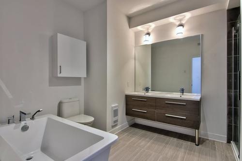 3 bedrooms apartment for rent in Laval — photo 6