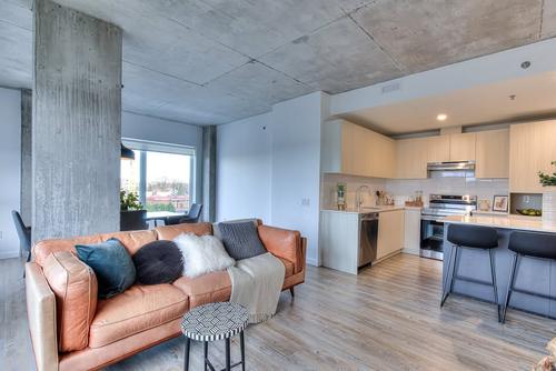 2 bedrooms apartment for rent in Laval — photo 3