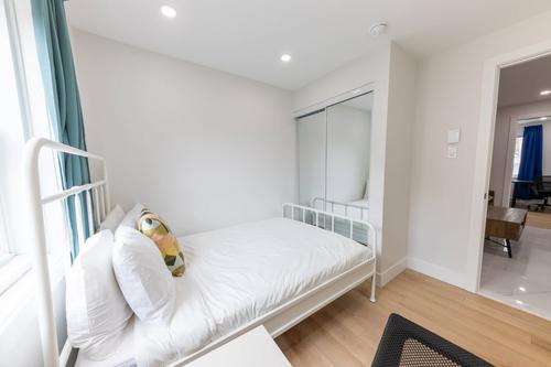 4 bedrooms apartment for rent in Montreal - Le Plateau-Mont-Royal — photo 13