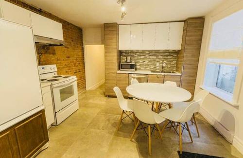 5 bedrooms apartment for rent in Montréal — photo 18