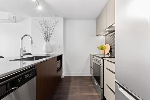1 bedroom apartment for rent in Montreal - Ville-Marie — photo 8