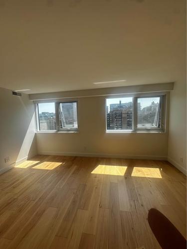 Appartement de 3 chambres à louer à Montreal - Ville-Marie — photo 3