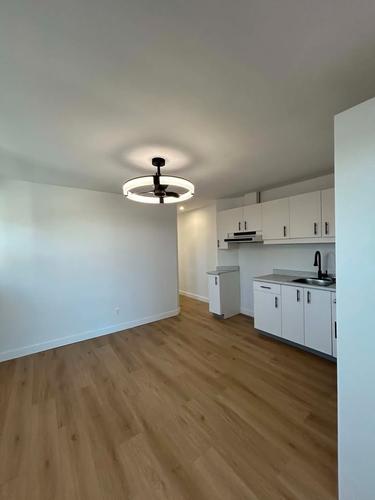 2 bedrooms apartment for rent in Sherbrooke — photo 9