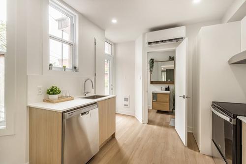 Appartement de 4 chambres à louer à Montreal - Mercier–Hochelaga-Maisonneuve — photo 2
