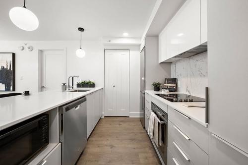 2 bedrooms apartment for rent in Montreal - Ville-Marie — photo 8