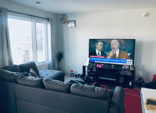 Appartement de 3 chambres à louer à Longueuil — photo 2