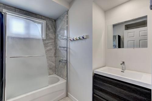 4 bedrooms apartment for rent in Laval — photo 14