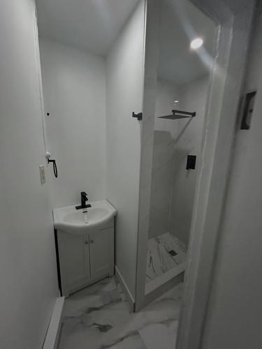 1 bedroom apartment for rent in Montreal - Ville-Marie — photo 2