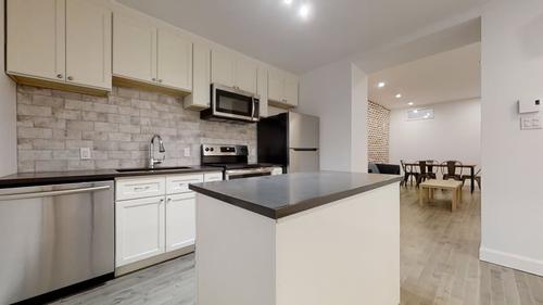 4 bedrooms apartment for rent in Montreal - Le Plateau-Mont-Royal — photo 4