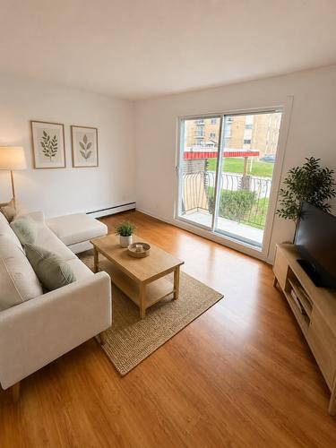 2 bedrooms apartment for rent in Sherbrooke — photo 6