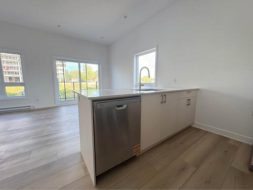2 bedrooms apartment for rent in Laval — photo 9
