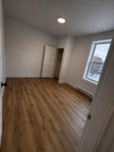 2 bedrooms apartment for rent in Sherbrooke — photo 4