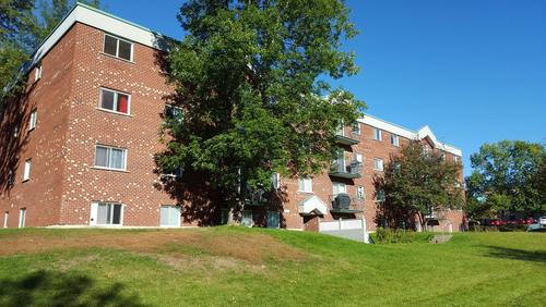 3 bedrooms apartment for rent in Sherbrooke — photo 2