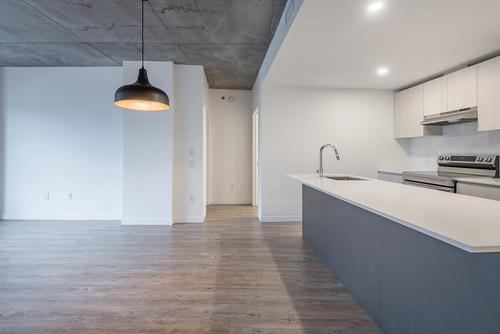 2 bedrooms apartment for rent in Laval — photo 7