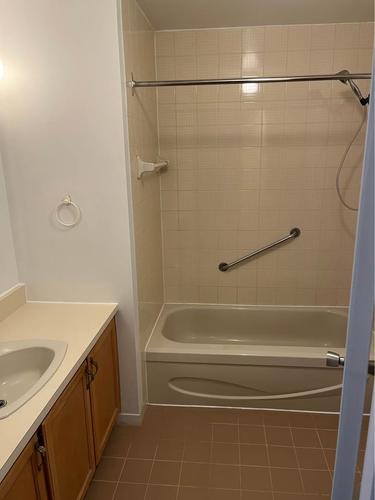 2 bedrooms apartment for rent in Laval — photo 9