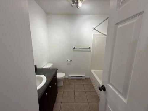 2 bedrooms apartment for rent in Sherbrooke — photo 4