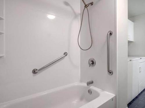 2 bedrooms apartment for rent in Longueuil — photo 12