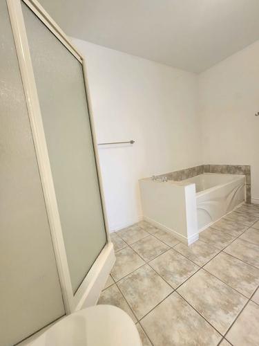 3 bedrooms apartment for rent in Sherbrooke — photo 13
