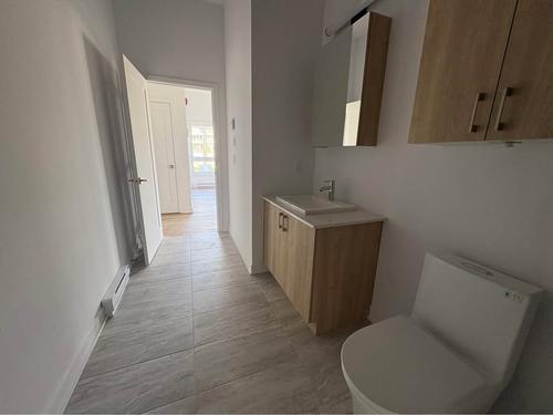 2 bedrooms apartment for rent in Laval — photo 13