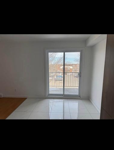 Appartement de 3 chambres à louer à Longueuil — photo 3