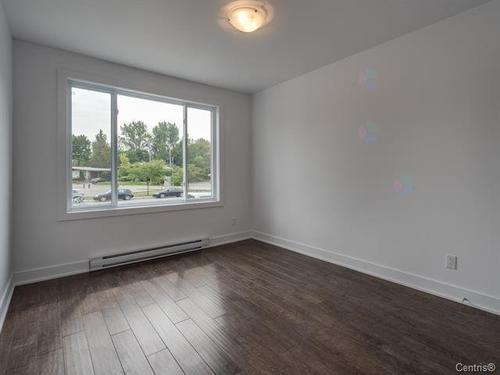 3 bedrooms apartment for rent in Laval — photo 8