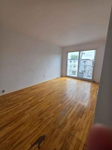 3 bedrooms apartment for rent in Laval — photo 2