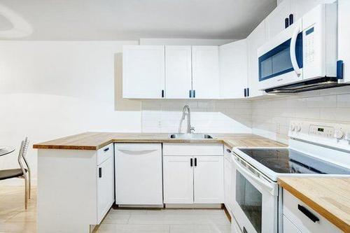 2 bedrooms apartment for rent in Montreal - Ville-Marie — photo 4