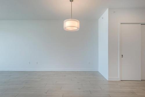 2 bedrooms apartment for rent in Laval — photo 10