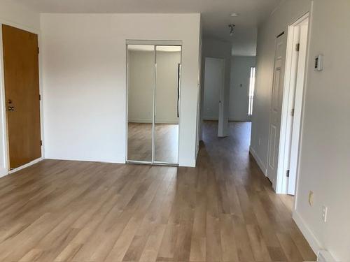 2 bedrooms apartment for rent in Laval — photo 11
