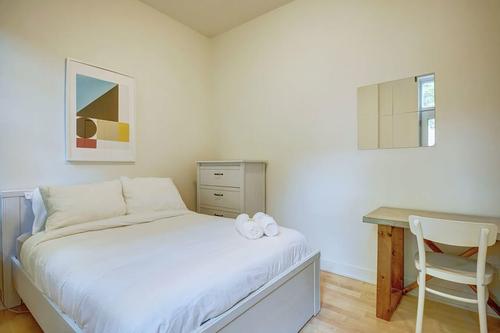 5 bedrooms apartment for rent in Montreal - Le Plateau-Mont-Royal — photo 12